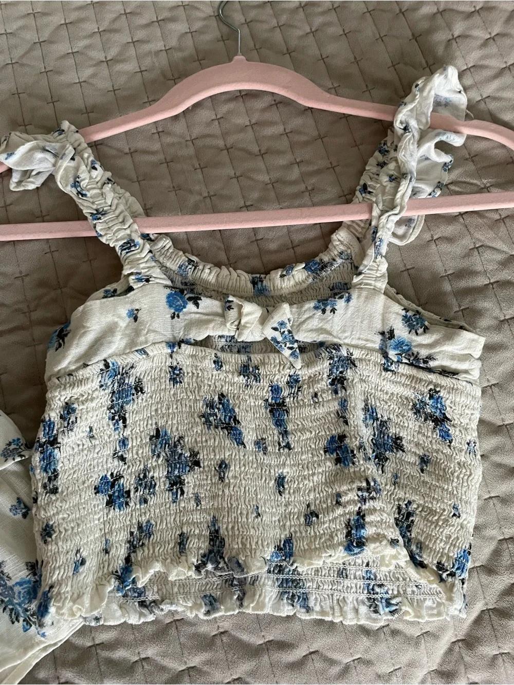 Kohl's Cream Two-Piece Set with Blue Floral Print